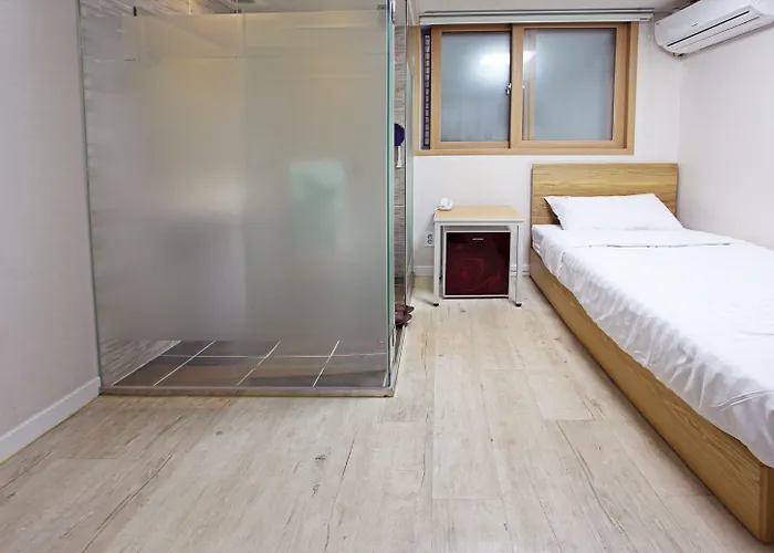 Starria Foreign Guest Only 3*