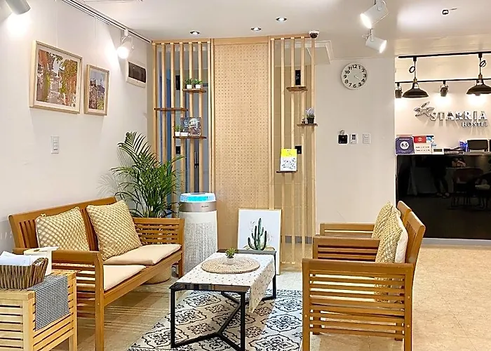 Starria Foreign Guest Only Pensión