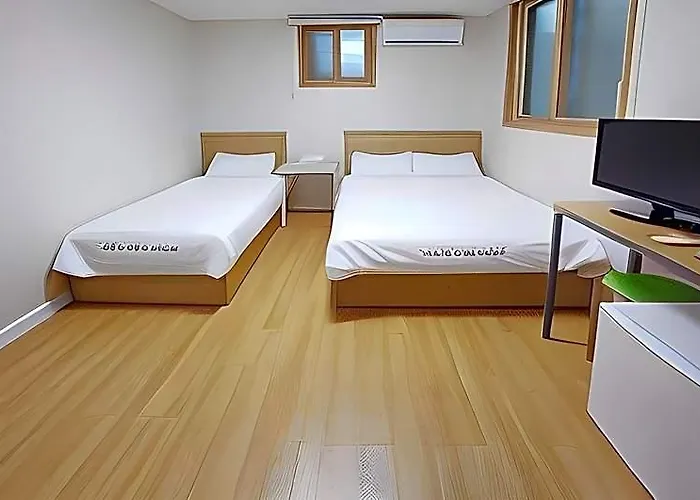 Pensión Starria Foreign Guest Only